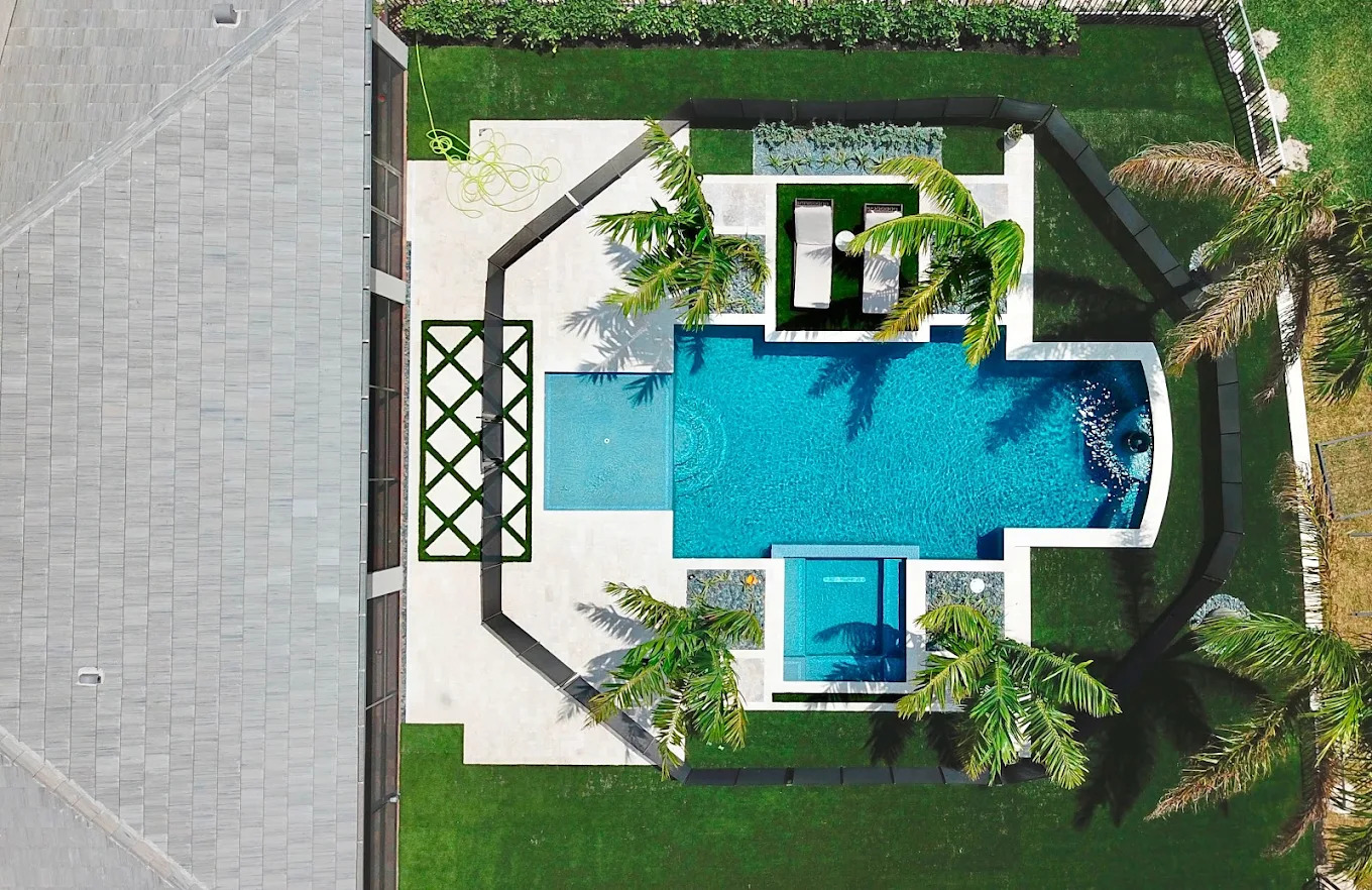 Right Pool Fence Style