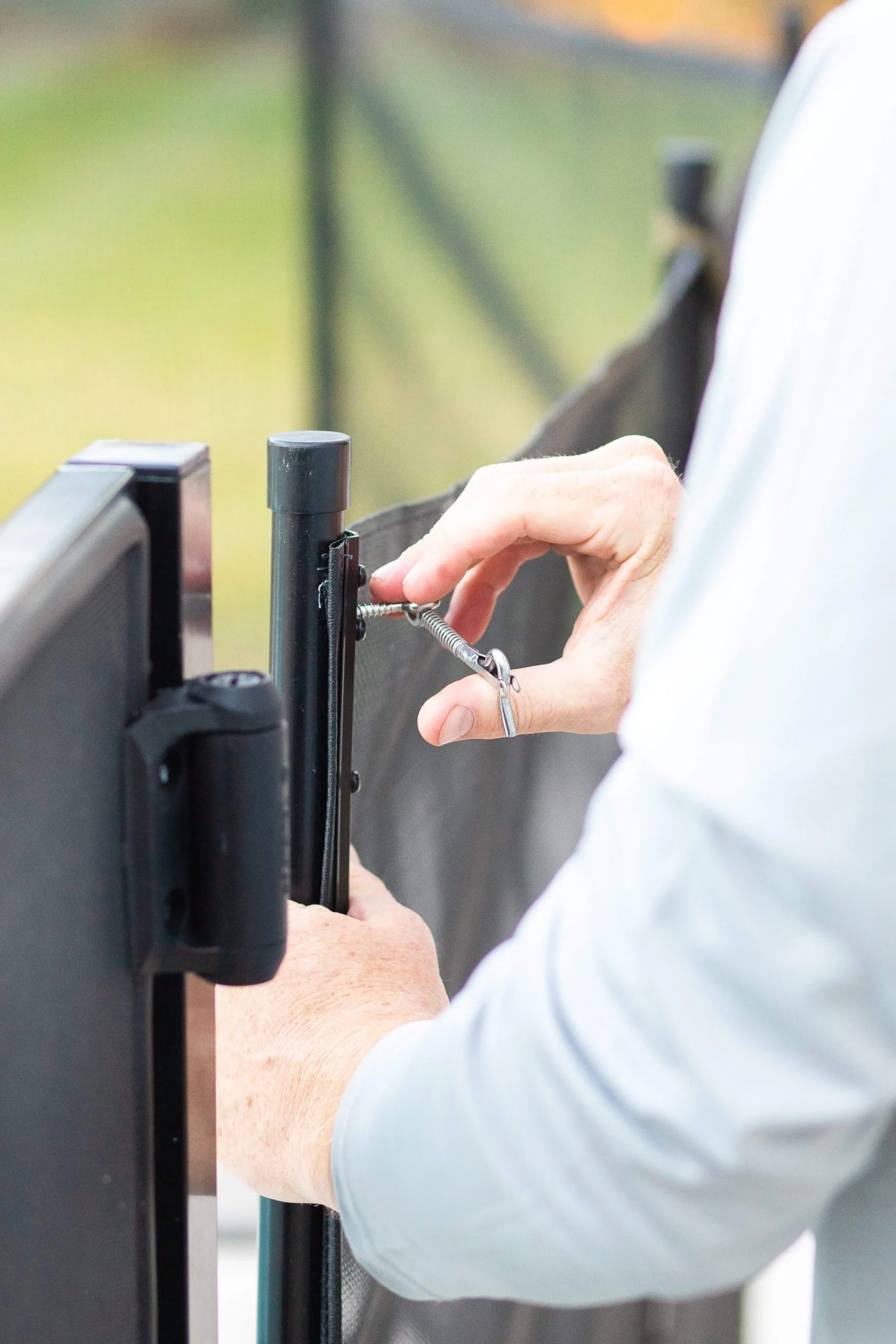 Locking the removable pool fence palm beach county (1)